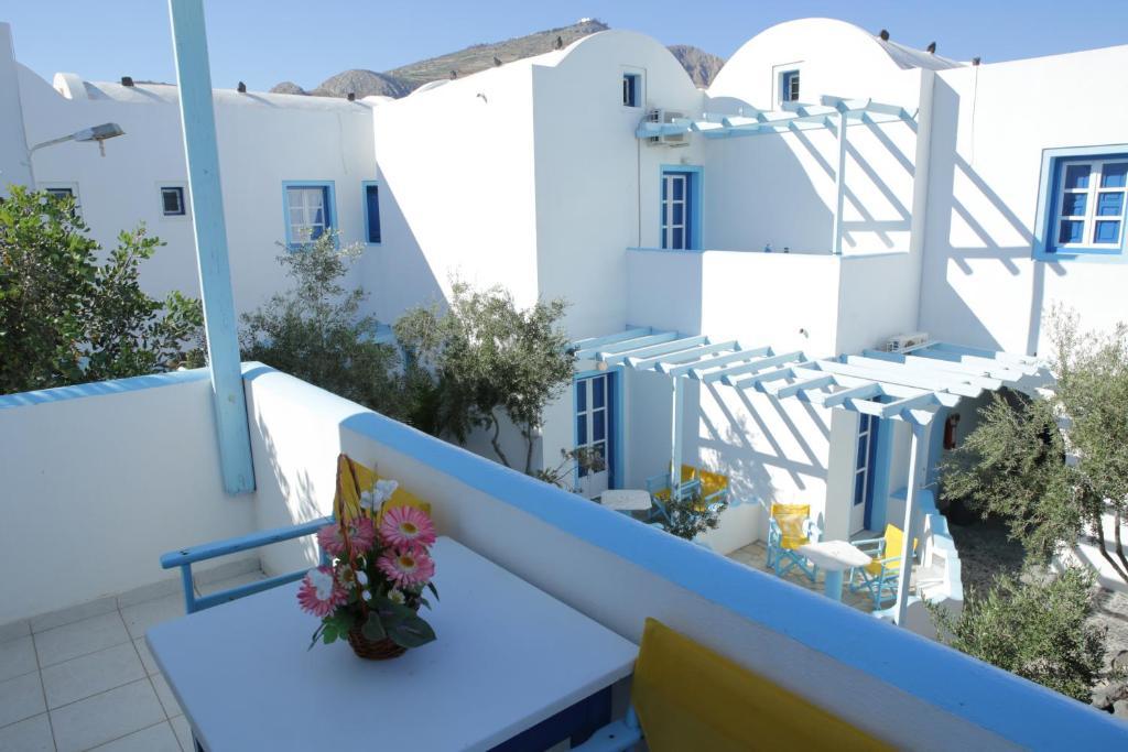 Studios Apartments Perivolos Exterior photo